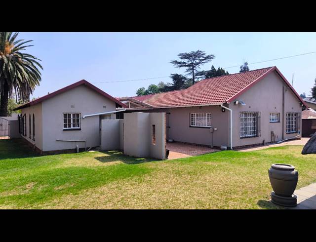 3 BEDROOM HOUSE FOR SALE IN BRACKENHURST